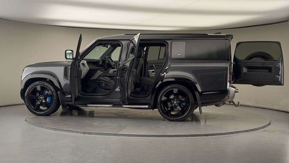 More views of Land Rover Defender 130