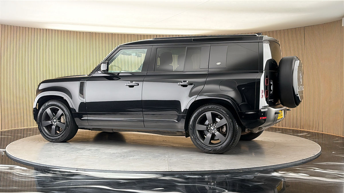 More views of Land Rover Defender 110