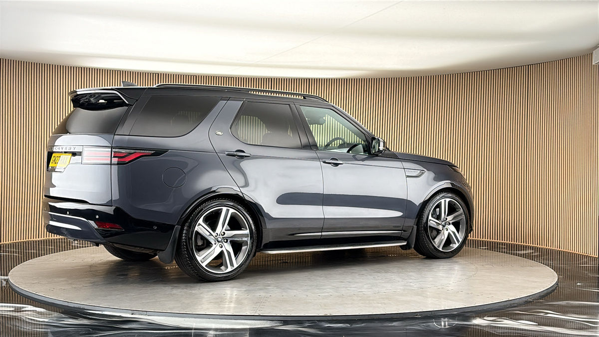 More views of Land Rover Discovery