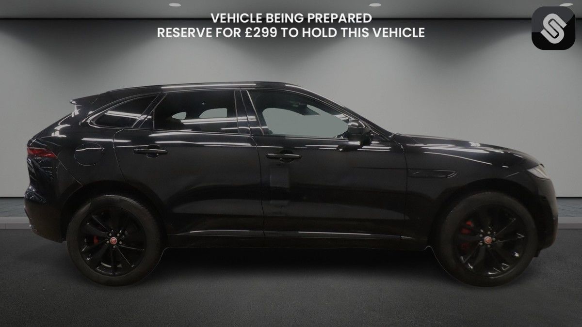 Jaguar F-PACE Image 5