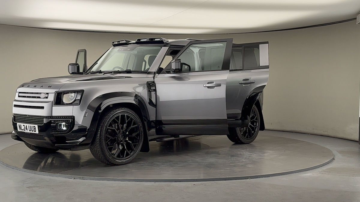 More views of Land Rover Defender 110