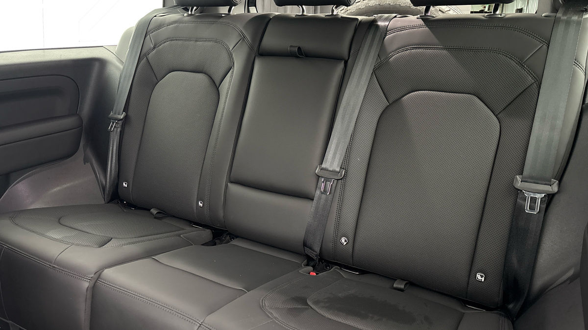 Land Rover Defender 90 Image 8