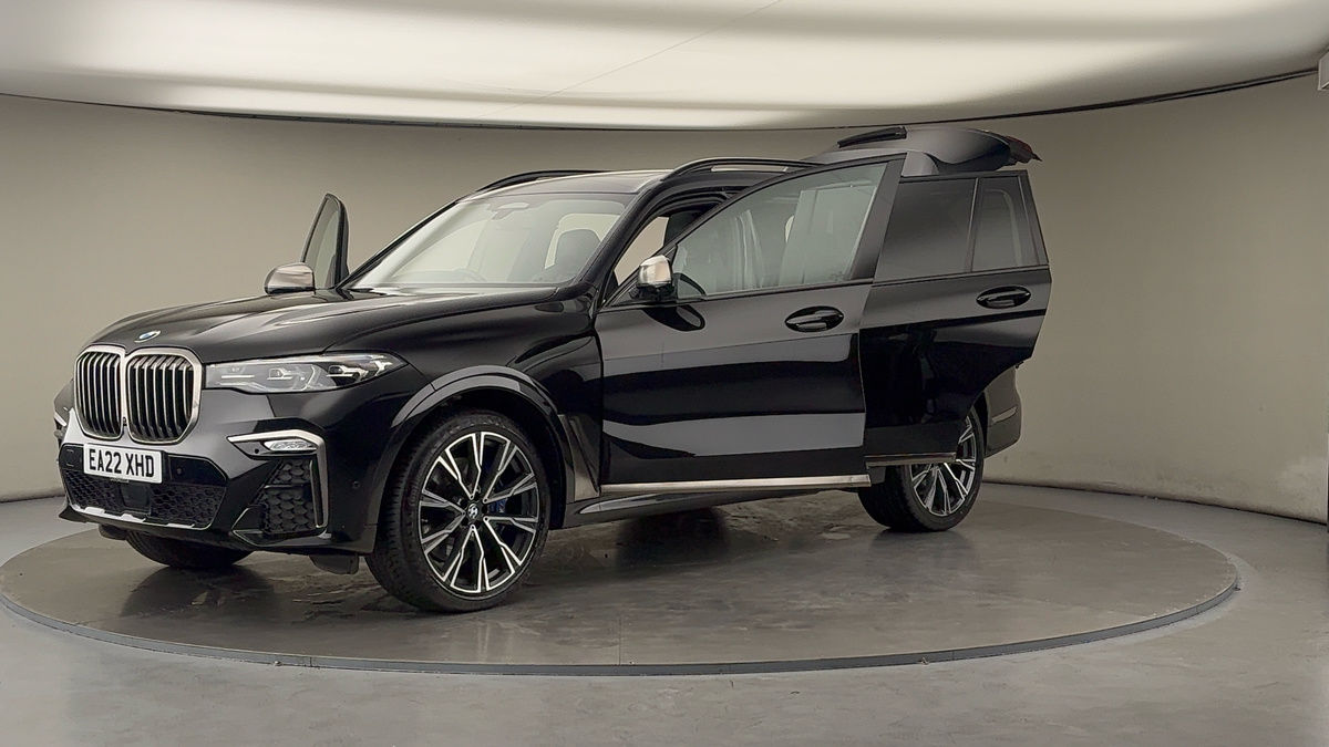 More views of BMW X7