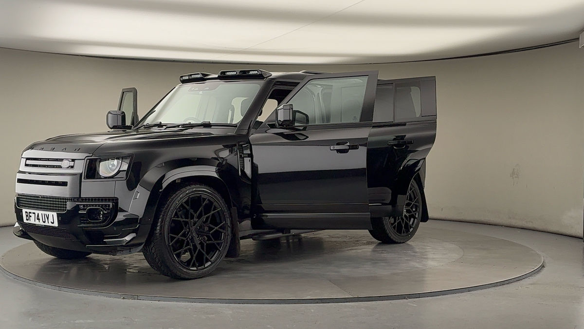 More views of Land Rover Defender 110