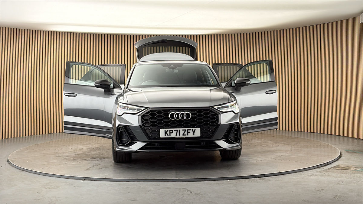 More views of Audi Q3