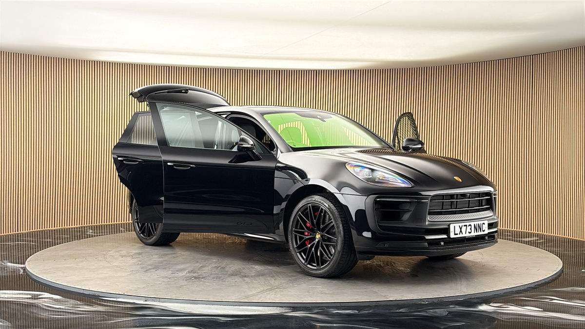 More views of Porsche Macan