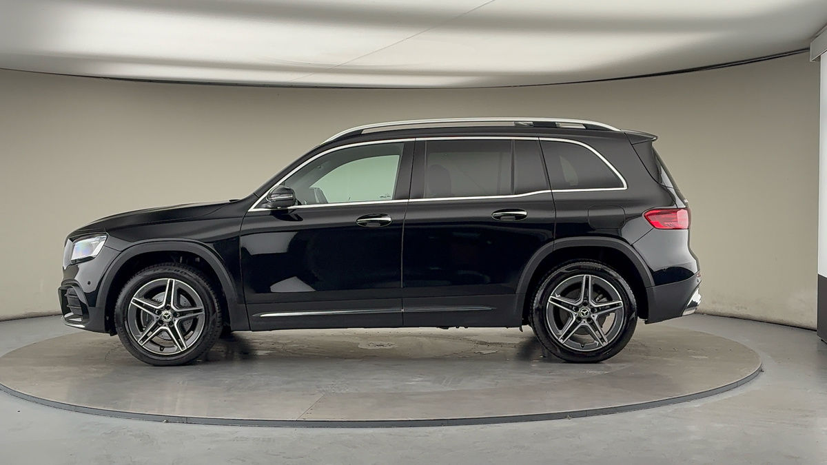 Mercedes-Benz GLB Image 15