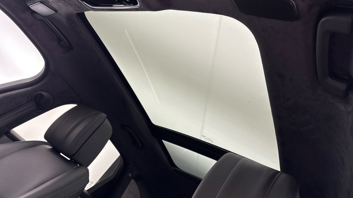 Land Rover Range Rover Velar Image 6