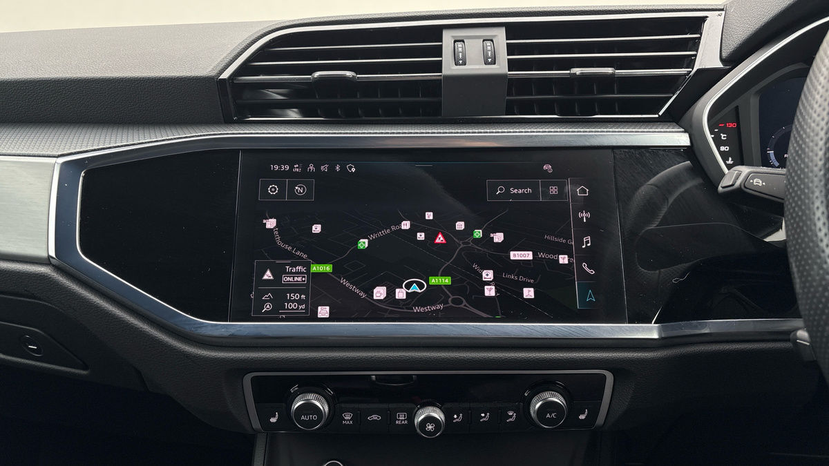 Audi Q3 Image 17