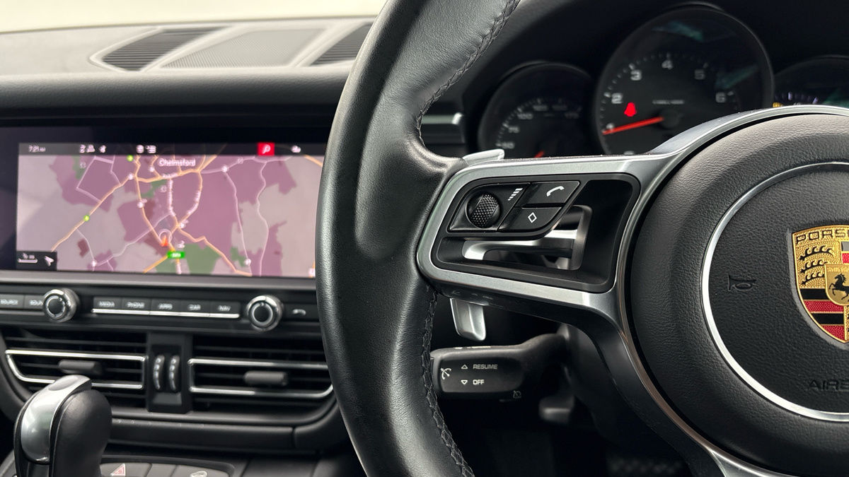 Porsche Macan Image 13