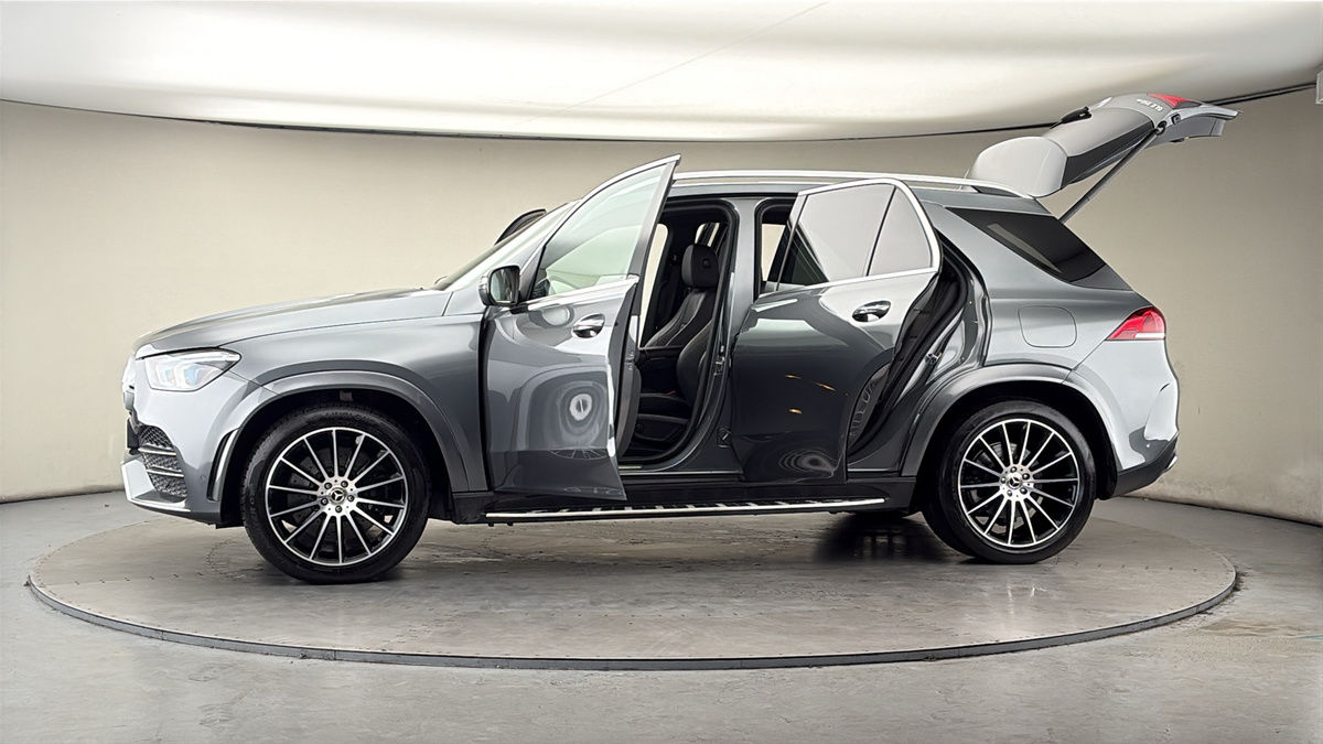 More views of Mercedes-Benz GLE