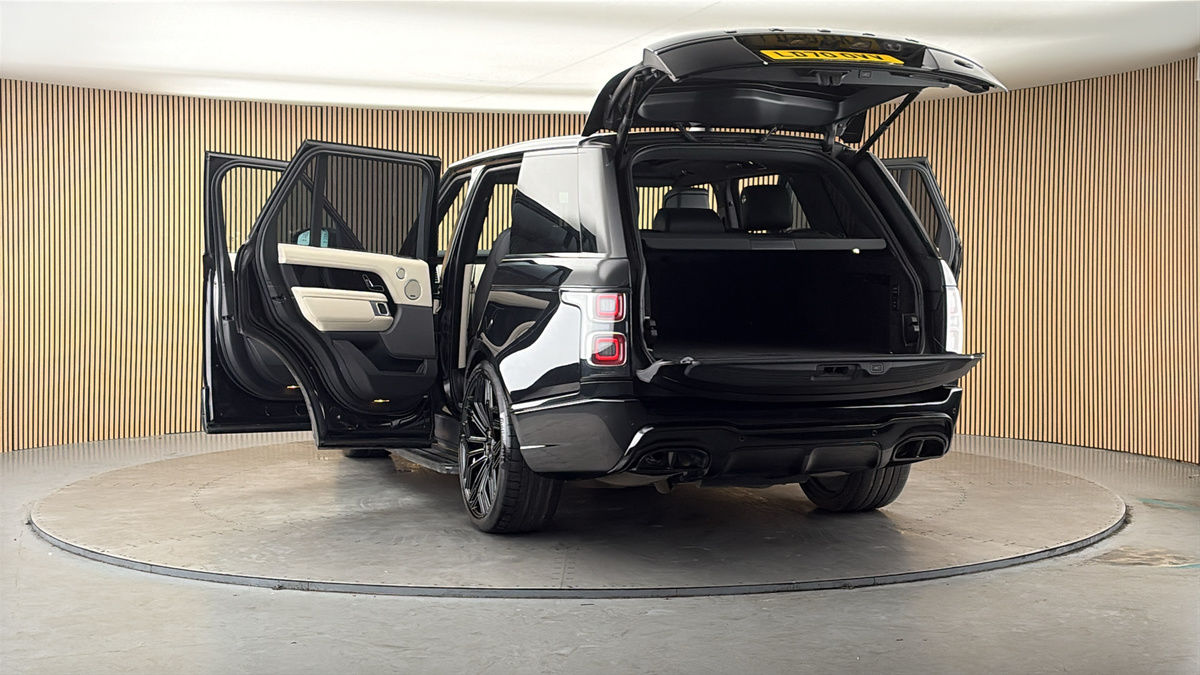 More views of Land Rover Range Rover