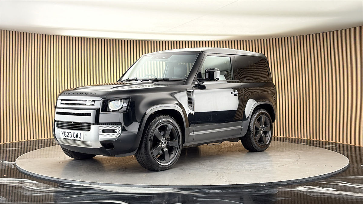 Land Rover Defender 90 Image 20