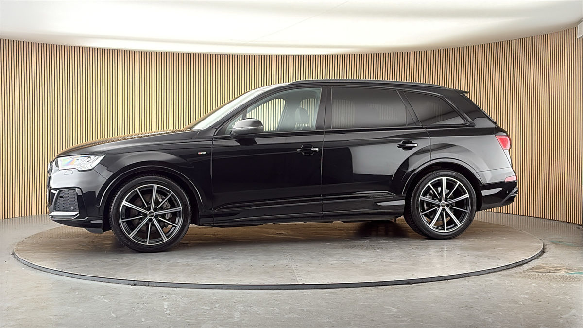 More views of Audi Q7