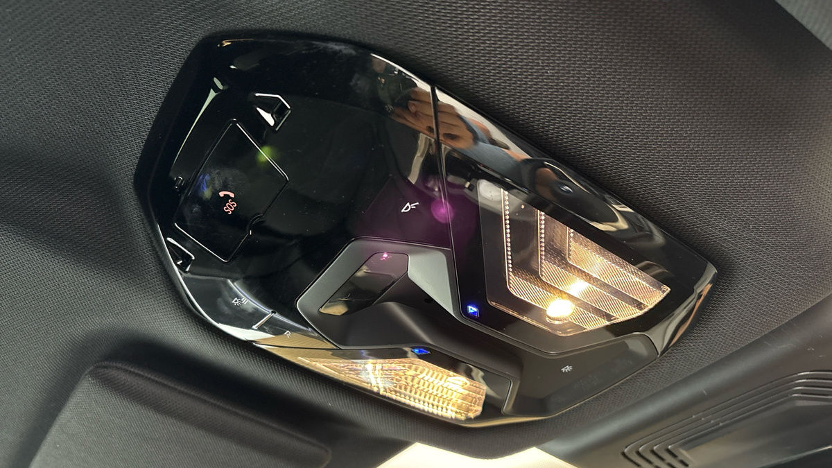BMW iX Image 39