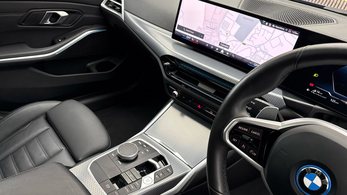 BMW 3 Series Image 18