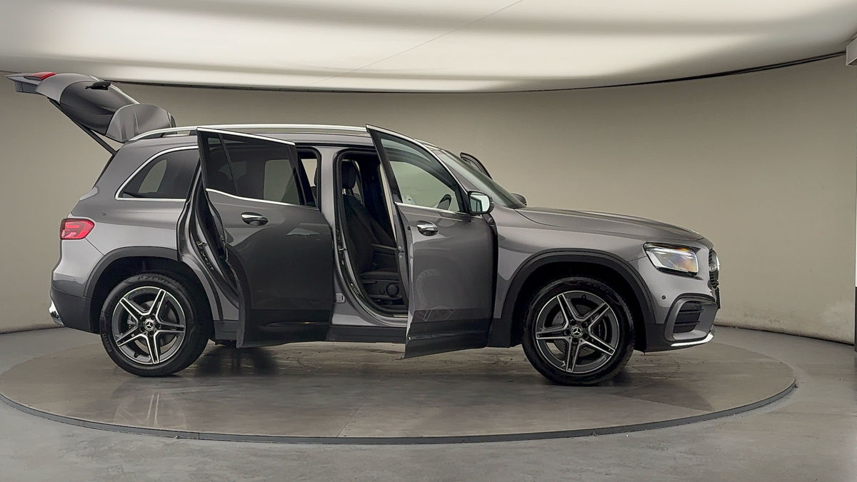 More views of Mercedes-Benz GLB