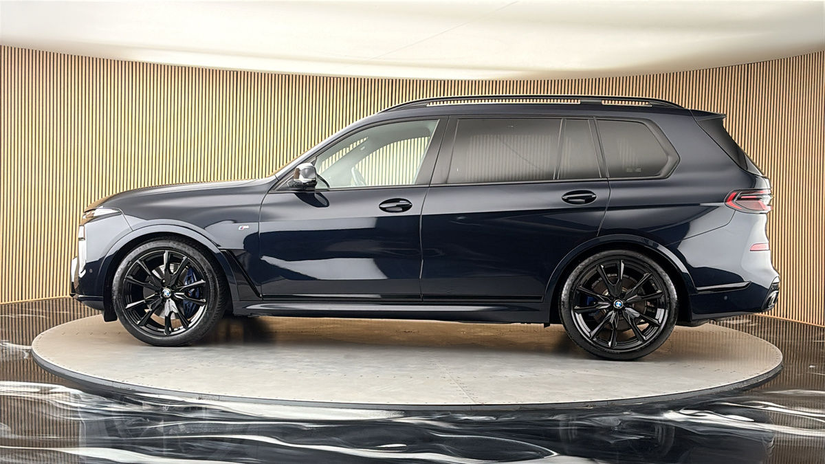 More views of BMW X7
