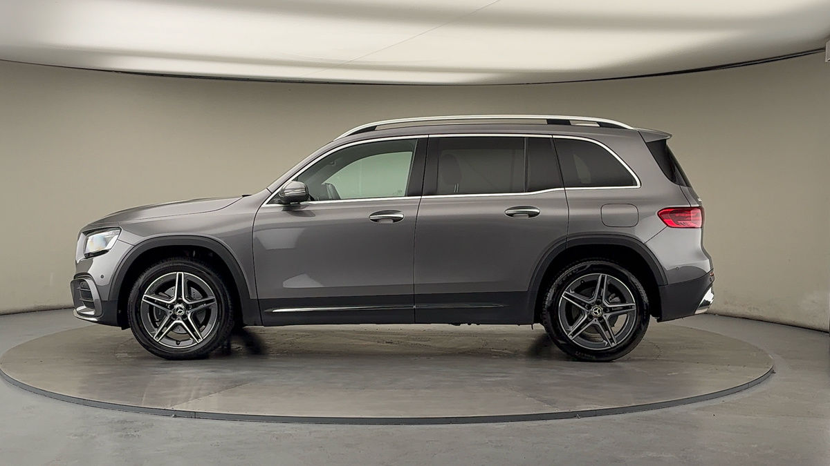 Mercedes-Benz GLB Image 15