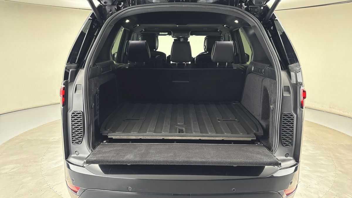 Land Rover Discovery Image 11