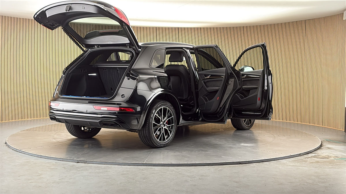 More views of Audi Q5