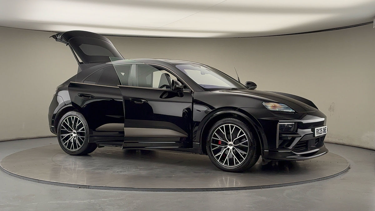 More views of Porsche Macan