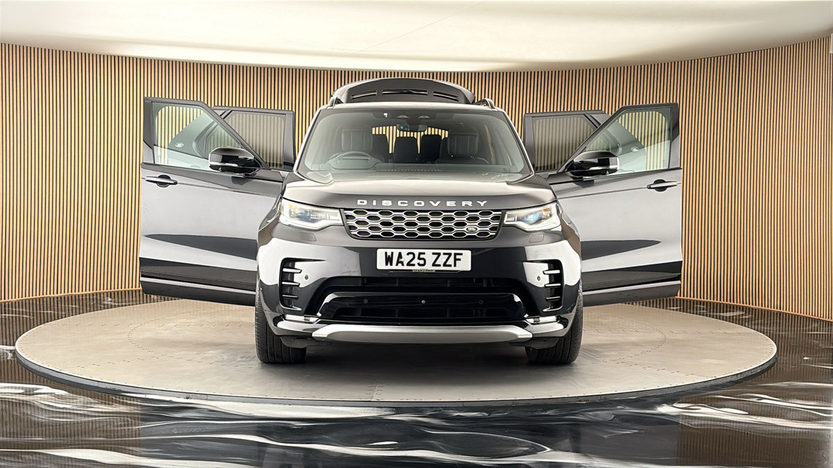 More views of Land Rover Discovery