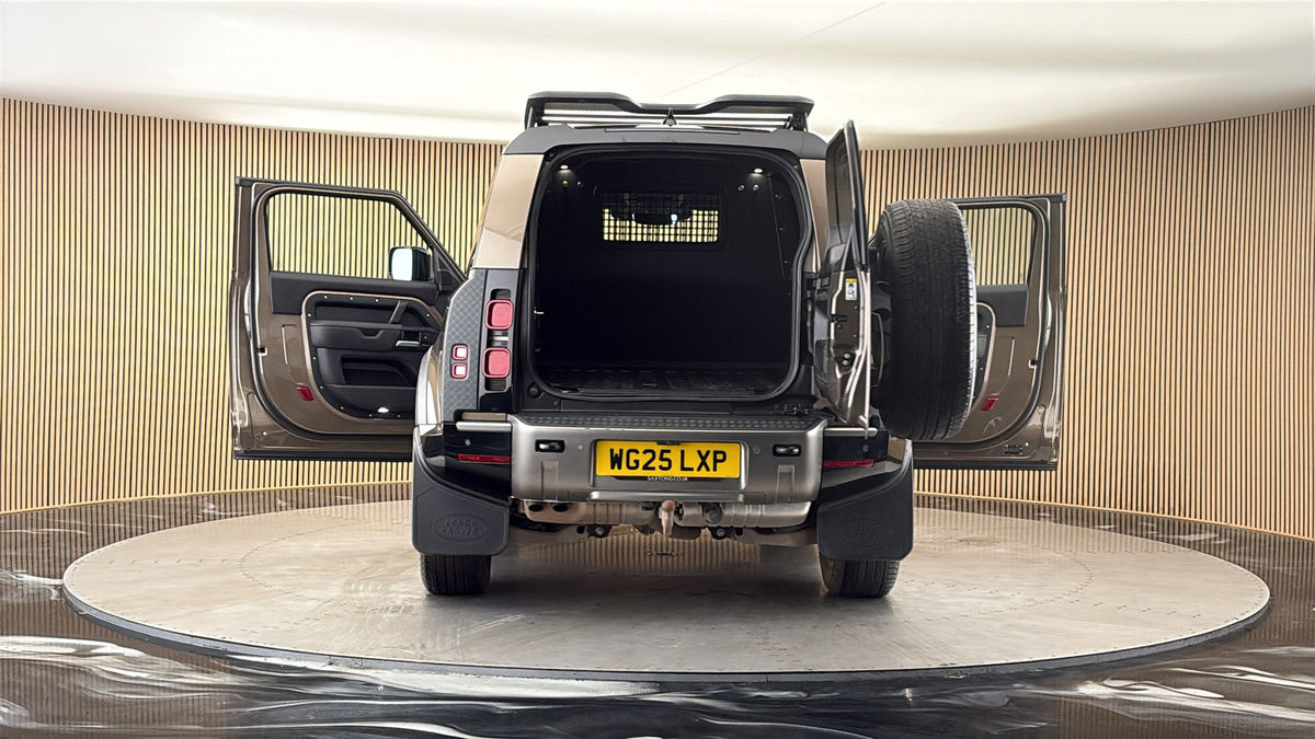 More views of Land Rover Defender 90