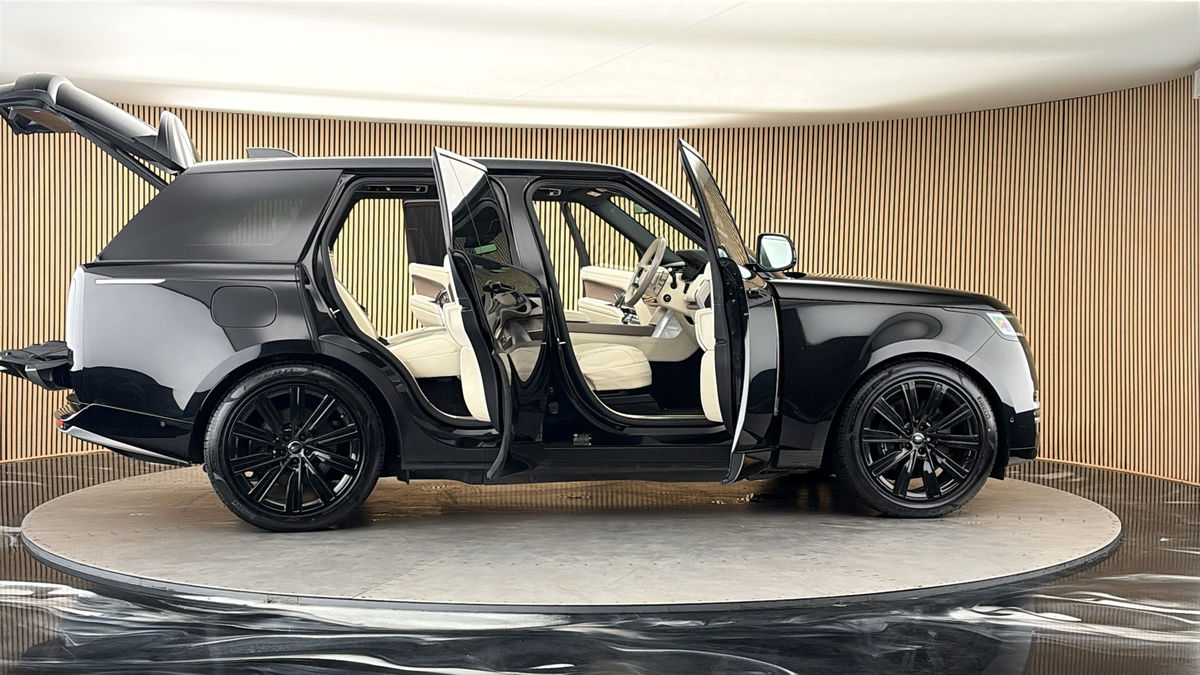 More views of Land Rover Range Rover