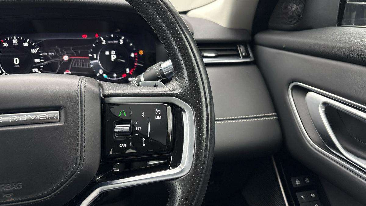 Land Rover Range Rover Velar Image 14