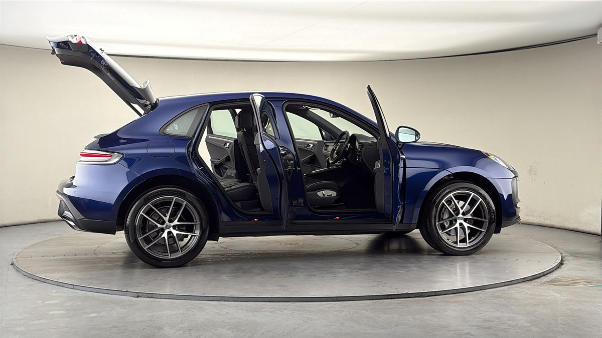 More views of Porsche Macan