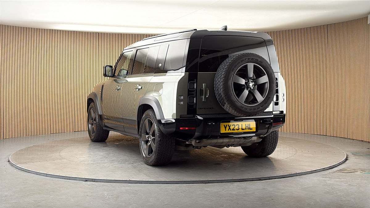 More views of Land Rover Defender 110