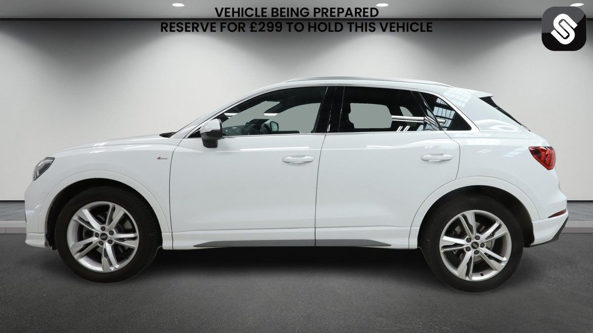 Audi Q3 Image 6