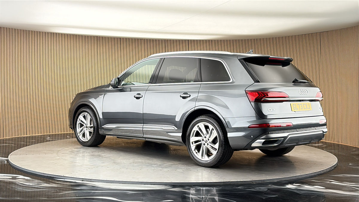 More views of Audi Q7
