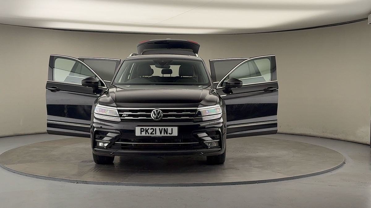 More views of Volkswagen Tiguan Allspace