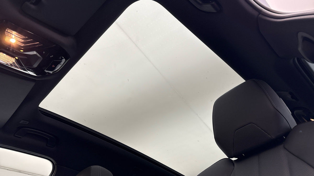 BMW 5 Series Image 6