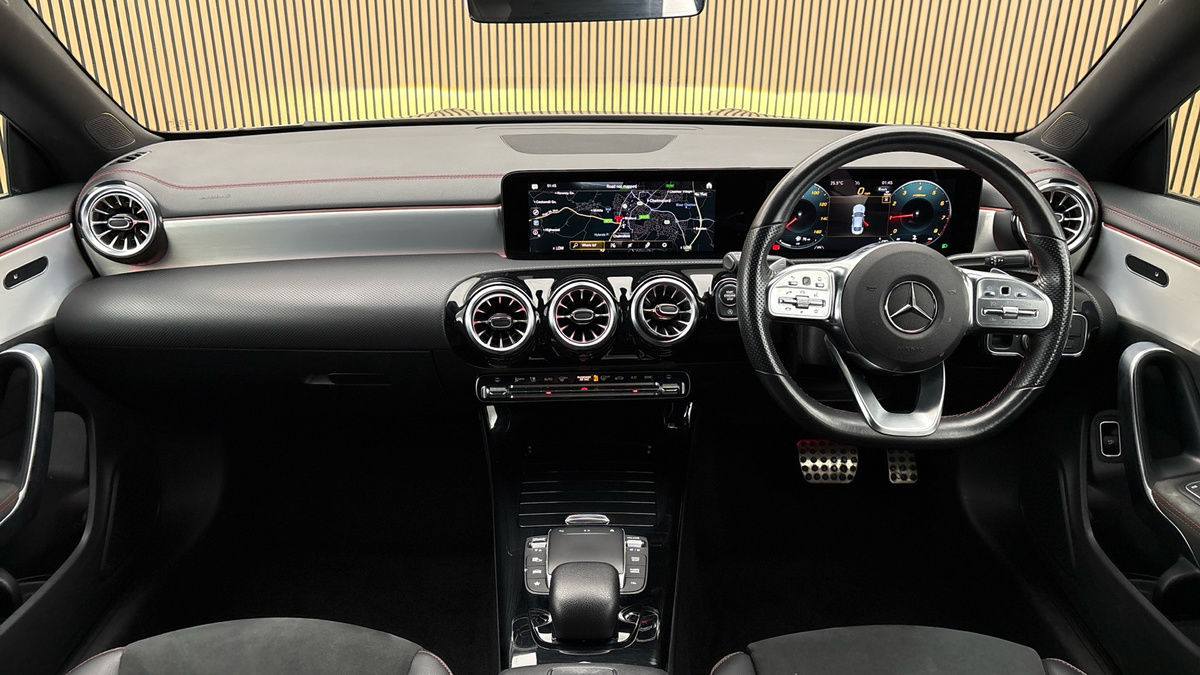Mercedes-Benz CLA Image 12