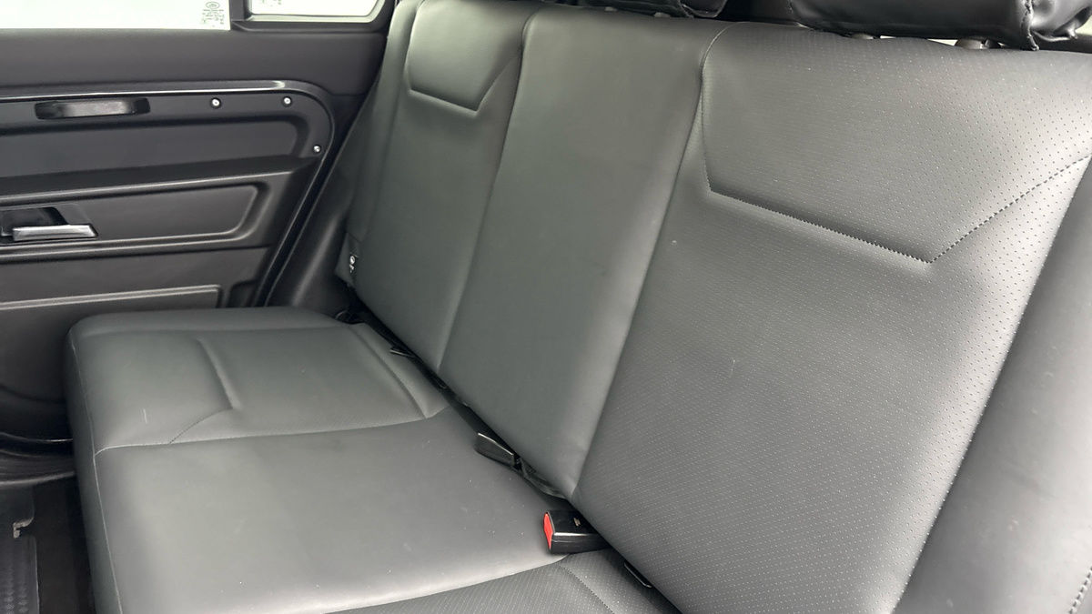 Land Rover Defender 110 Urban Image 8