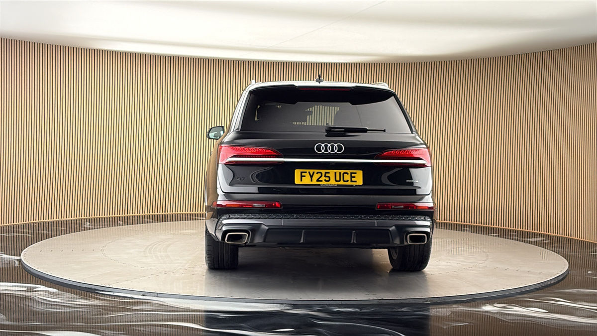 More views of Audi Q7