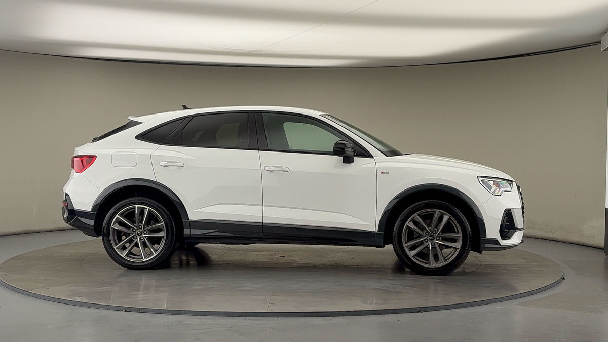 More views of Audi Q3