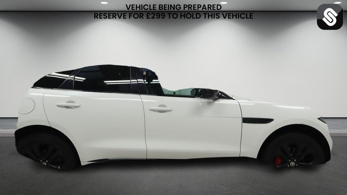 Jaguar F-PACE Image 5