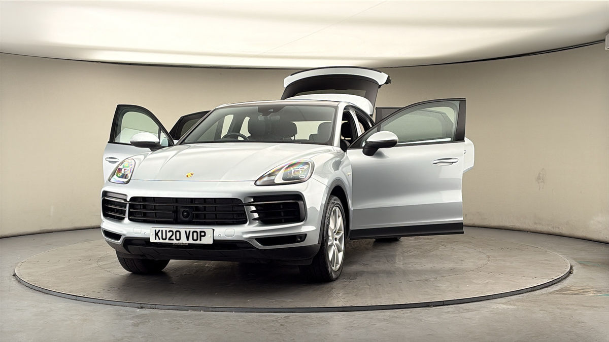 More views of Porsche Cayenne