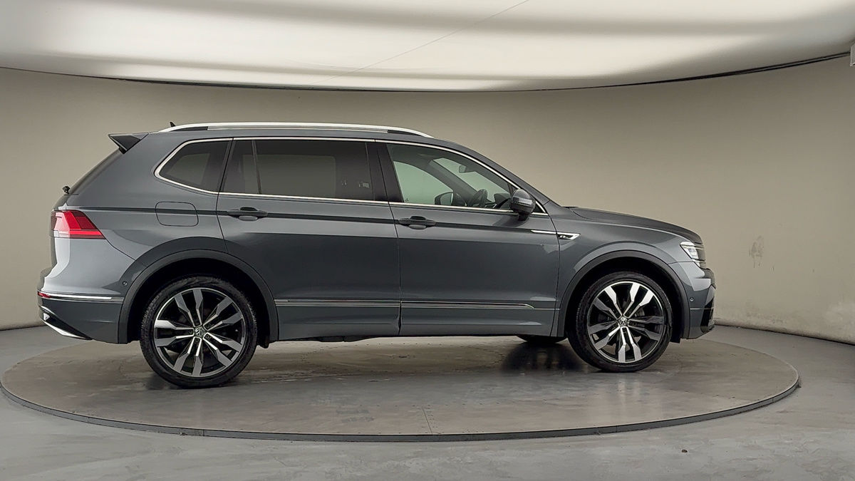 More views of Volkswagen Tiguan Allspace