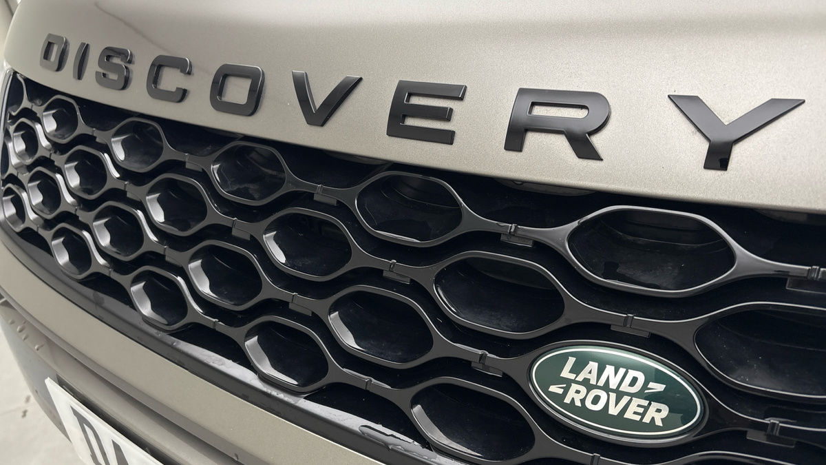 Land Rover Discovery Sport Image 24
