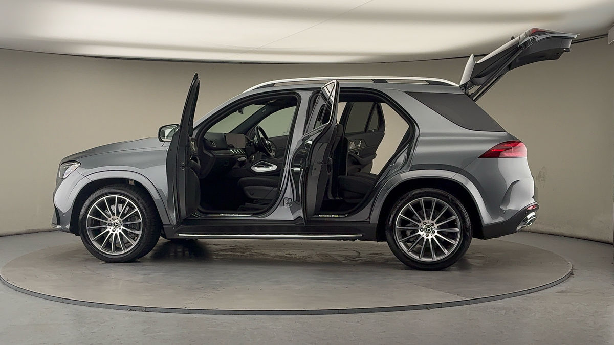 More views of Mercedes-Benz GLE