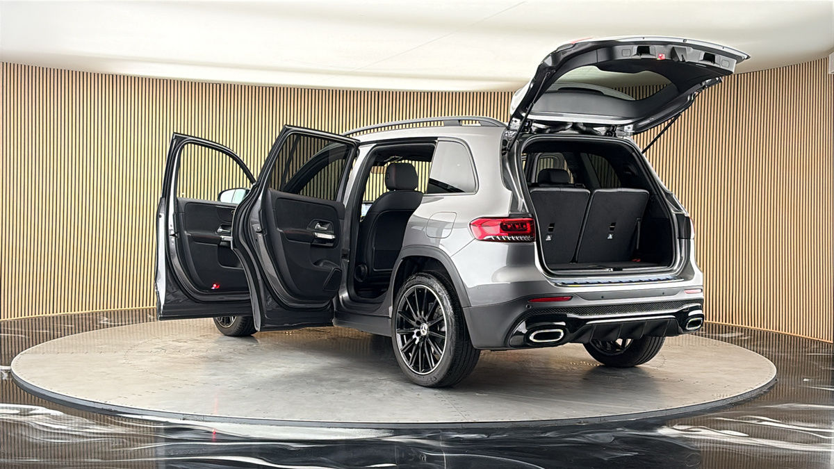 Mercedes-Benz GLB Image 23