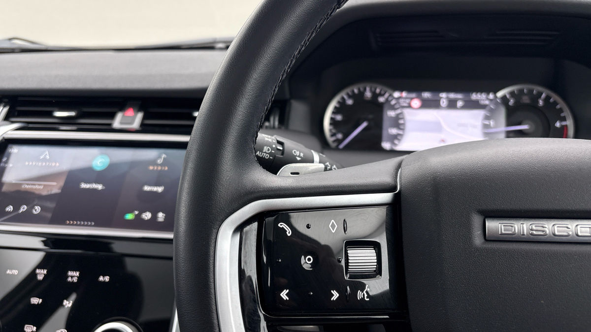 Land Rover Discovery Sport Image 13