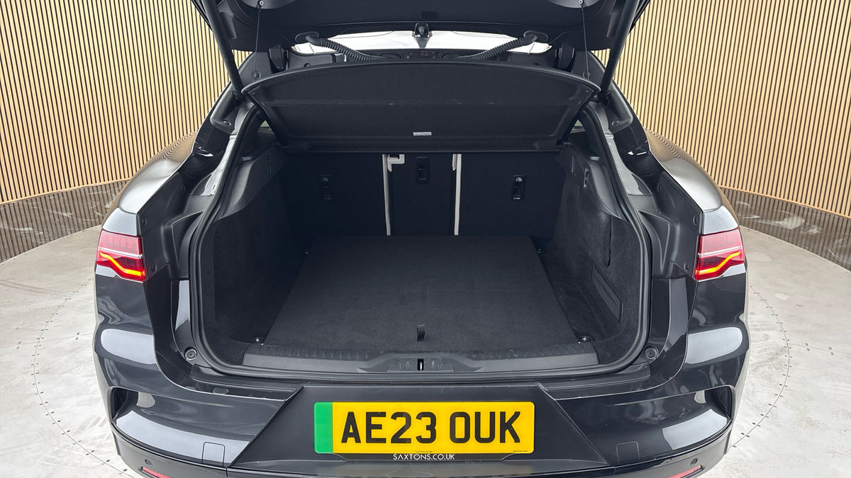 Jaguar I-PACE Image 11