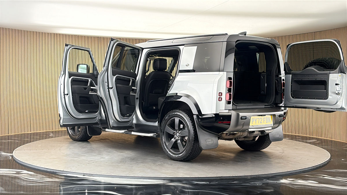 More views of Land Rover Defender 110