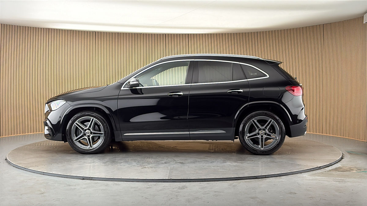 More views of Mercedes-Benz GLA